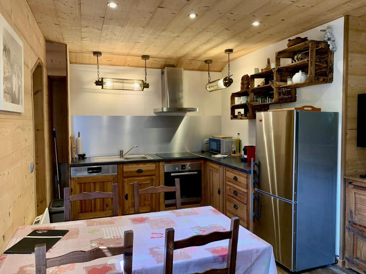 Appartement avec jacuzzi dans chalet privé, grande terrasse, parking gratuit Les Houches Esterno foto